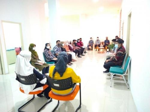 briefing pengarahan Pimpinan PT BPR Fajar Warapastika kepada seluruh pegawai